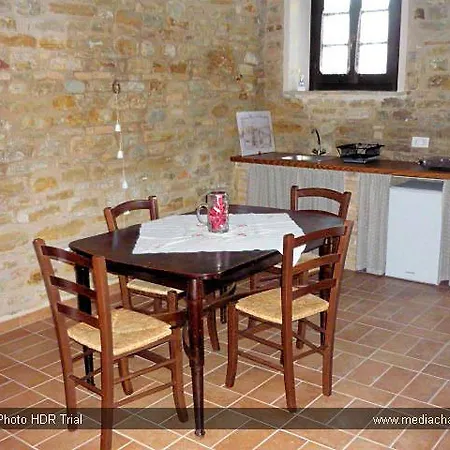 Agriturismo Il Leccio Фермерский дом *